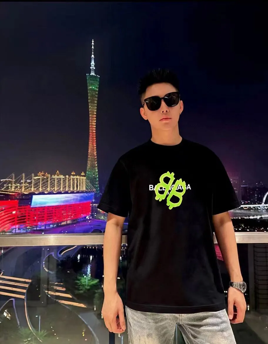 P80✨🔥 BALENCIAGA Paris lettering printed short-sleeved T-shirt, custom-woven and dyed 280g combed cotton heavyweight fabric, zero color difference in thread, perfect details, different from the current version on the market, welcome to compare, Same Style for men and women, must-sell in the picture above Color: White Black Size: 1 2 3 4